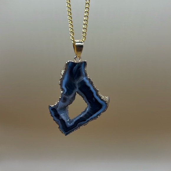 Druzy Orca Agate Pendant Gold Electroplated Necklace - Picture 5 of 6